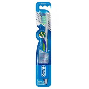 Cepillo D Oral-B Pro Expert 4U medio